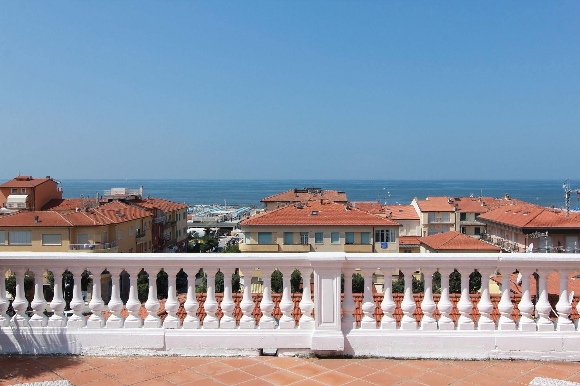 Hotel Regina Lido di Camaiore Eksteriør billede